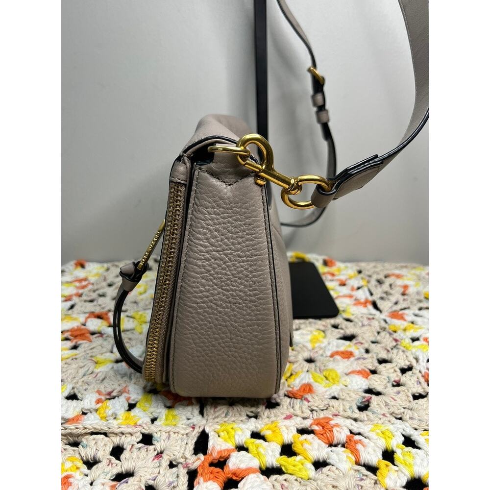 Marc Jacobs Recruit Nomad Pebbled Leather Saddle Crossbody Bag Taupe Gray - Picture 5 of 14